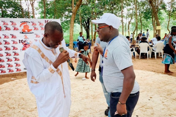 La fête des enfants organisée par le groupe LA FRATERNITÉ à la ferme de Teoukpara ( commune du Borgou), un succès grâce au dynamisme du président Edouard Goudémé ! ( Visitez l'album photos )
