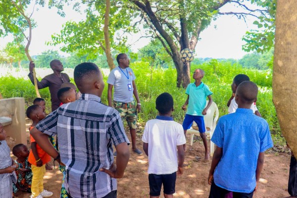La fête des enfants organisée par le groupe LA FRATERNITÉ à la ferme de Teoukpara ( commune du Borgou), un succès grâce au dynamisme du président Edouard Goudémé ! ( Visitez l'album photos )