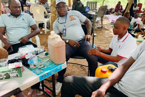La fête des enfants organisée par le groupe LA FRATERNITÉ à la ferme de Teoukpara ( commune du Borgou), un succès grâce au dynamisme du président Edouard Goudémé ! ( Visitez l'album photos )